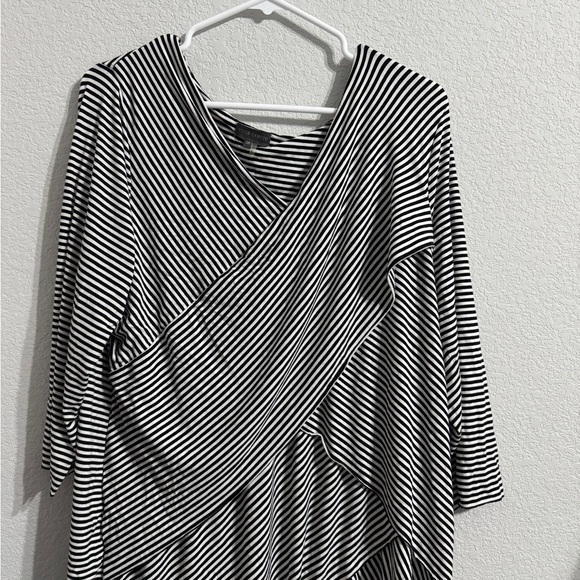 Vince Camuto Tops - Vince Camuto Black & White Striped Wrap-Style Long Sleeve Top
